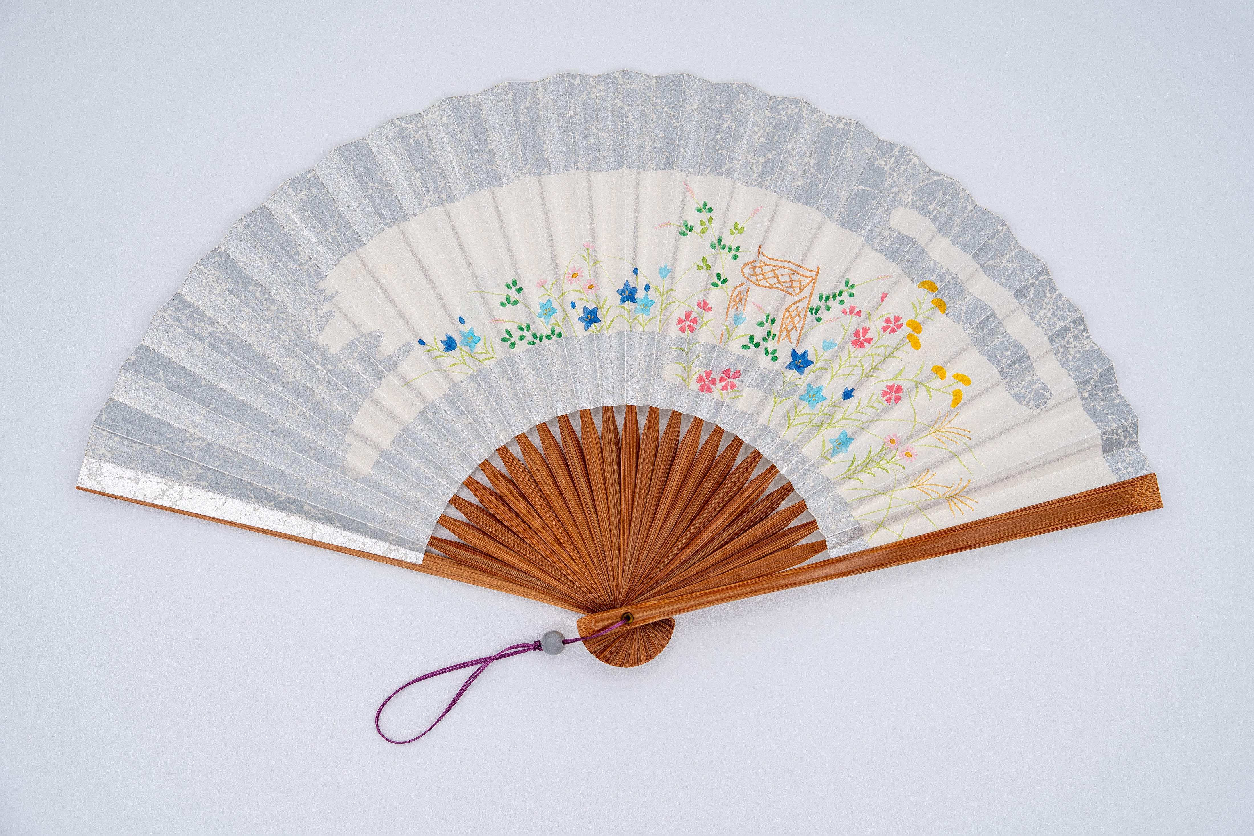 純銀　扇子　縁起物　開運！ 金松竹梅　台座つき！　風水！金運向上！厄除け！ 純銀 扇子 縁起物 開運！ 金松竹梅 台座つき！ 風水！金運向上