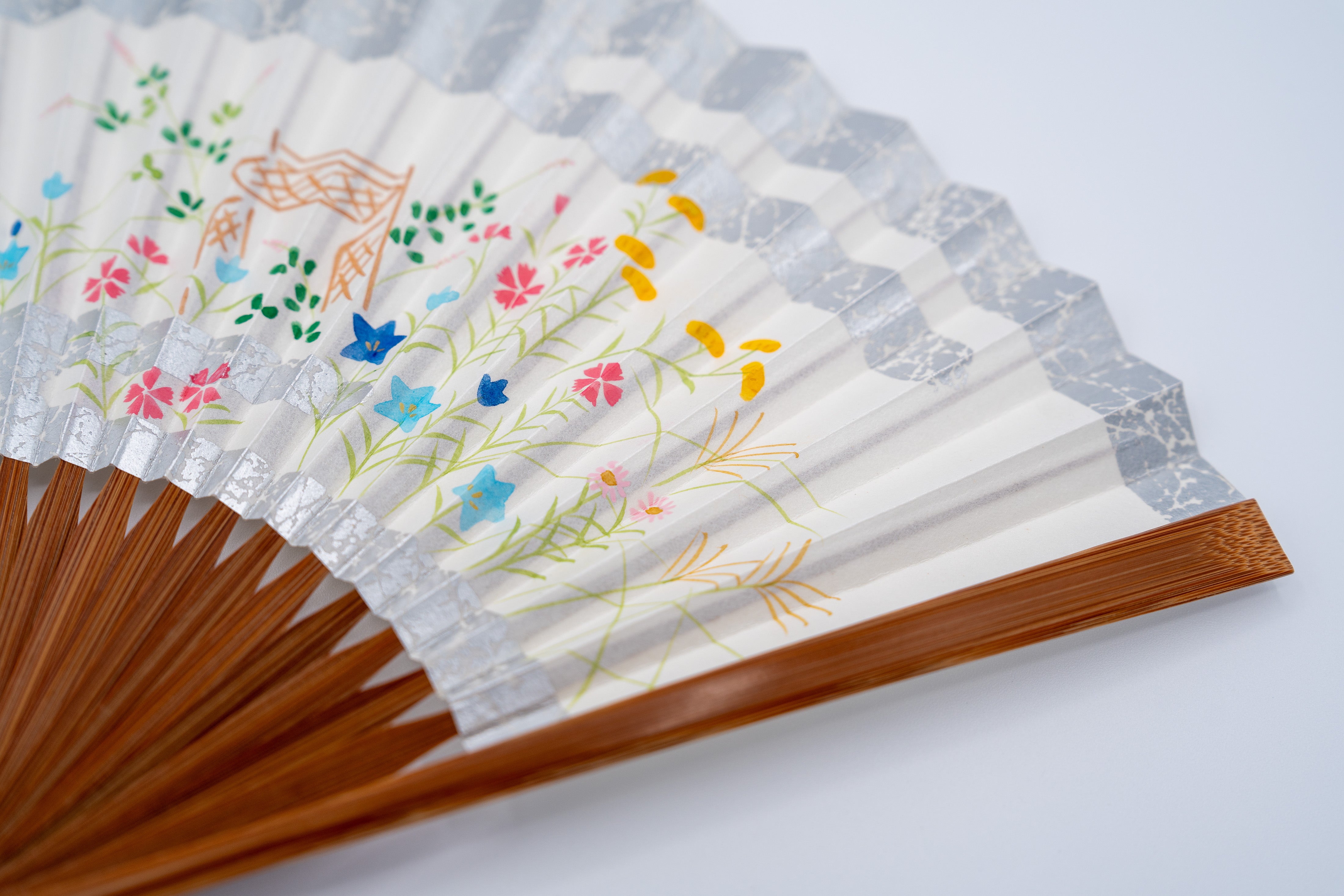 WEB限定特典付】京趣扇「銀霞に秋草」 #KWP145